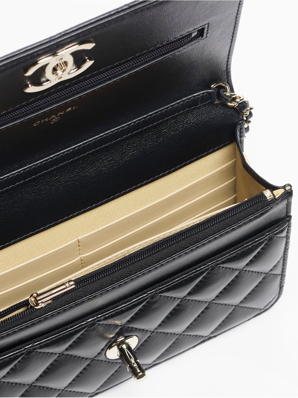 Chanel SPRING SUMMER 2026
WALLET ON CHAIN - Picture 3 of 14